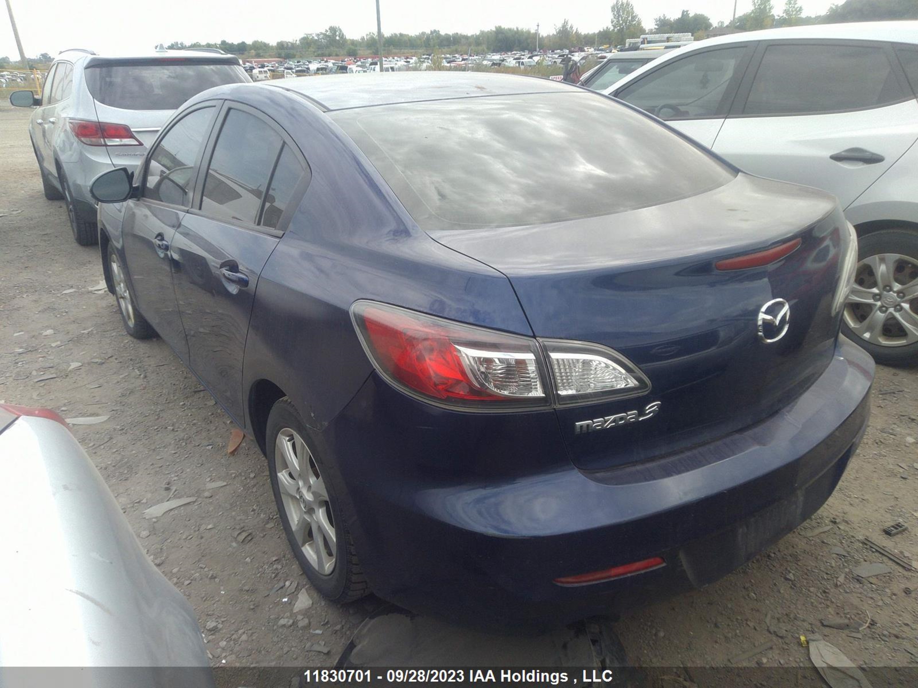 Photo 2 VIN: JM1BL1UF4D1749226 - MAZDA 3 