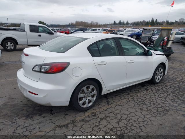 Photo 3 VIN: JM1BL1UF5C1578923 - MAZDA MAZDA3 