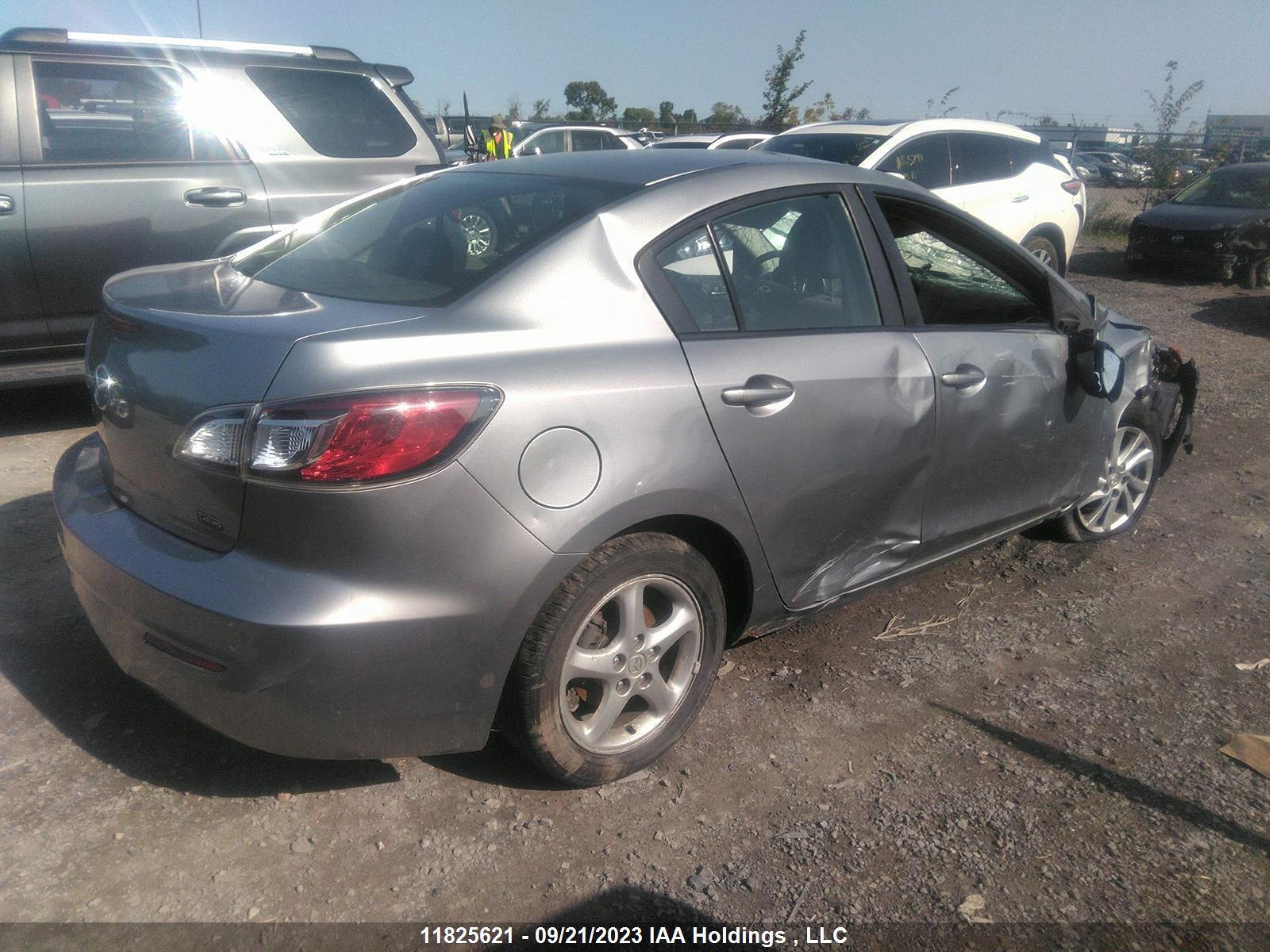 Photo 3 VIN: JM1BL1UF5C1656245 - MAZDA 3 