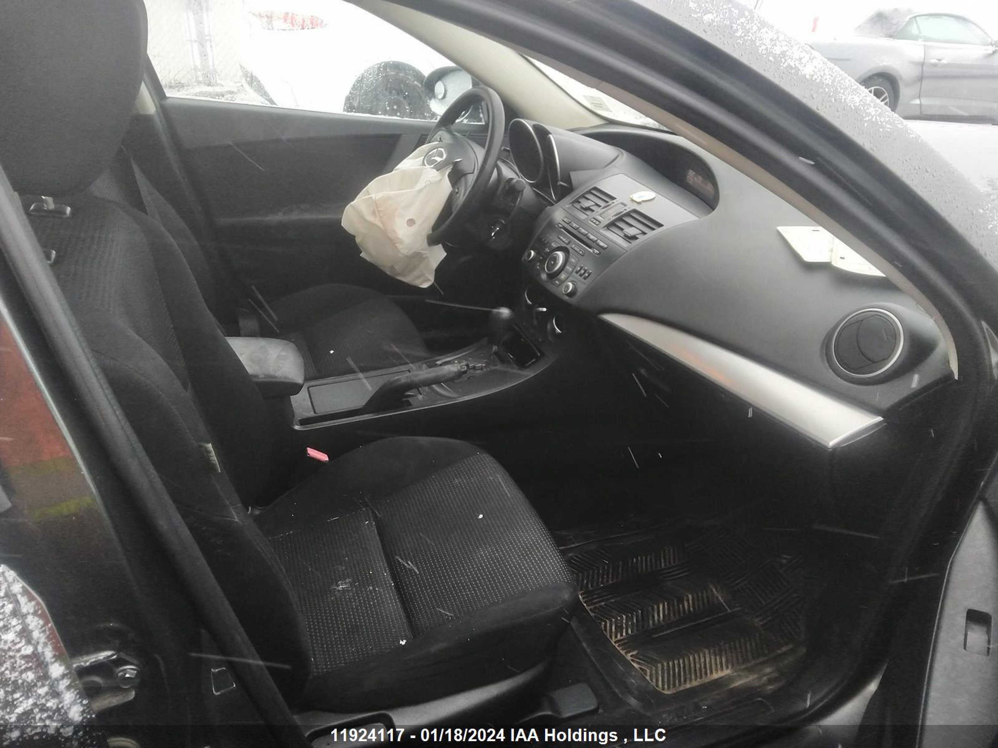 Photo 4 VIN: JM1BL1UF5D1741099 - MAZDA 3 