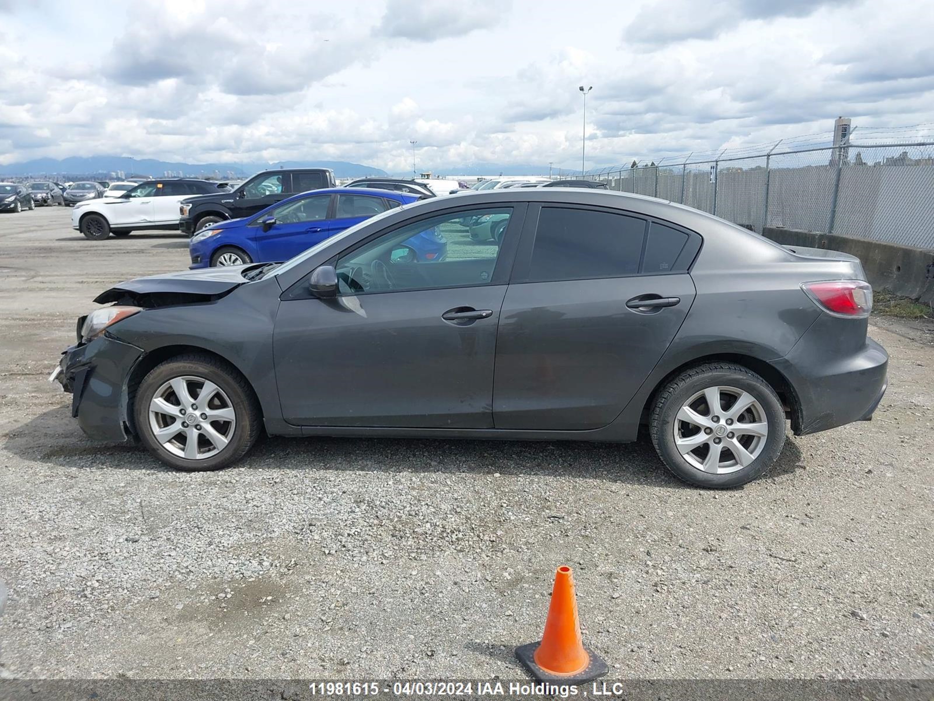 Photo 14 VIN: JM1BL1UF6B1371102 - MAZDA 3 