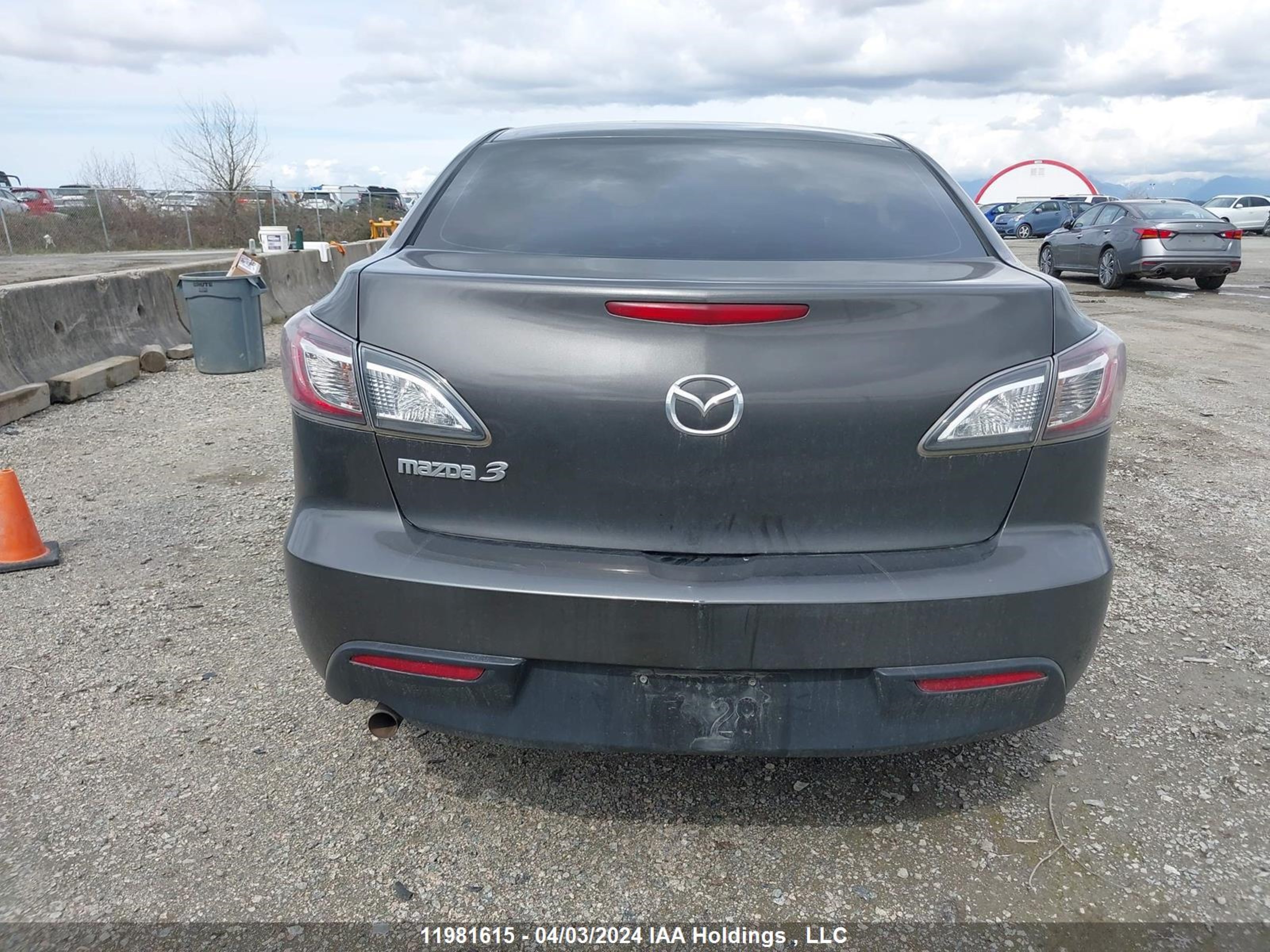 Photo 16 VIN: JM1BL1UF6B1371102 - MAZDA 3 