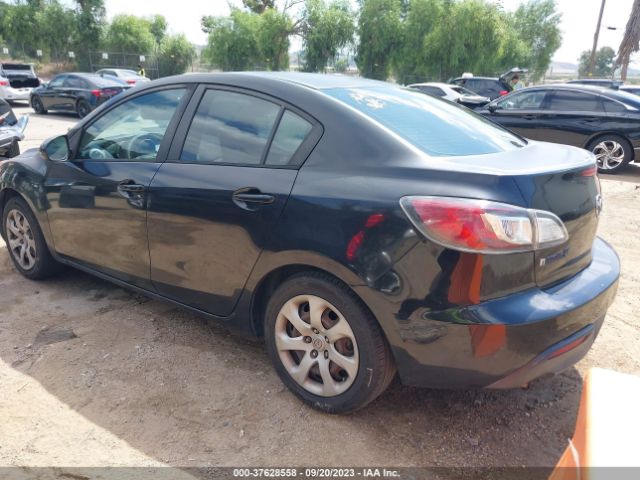 Photo 2 VIN: JM1BL1UF6B1420525 - MAZDA MAZDA3 