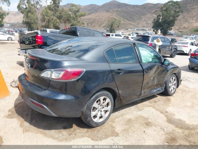 Photo 3 VIN: JM1BL1UF6B1420525 - MAZDA MAZDA3 