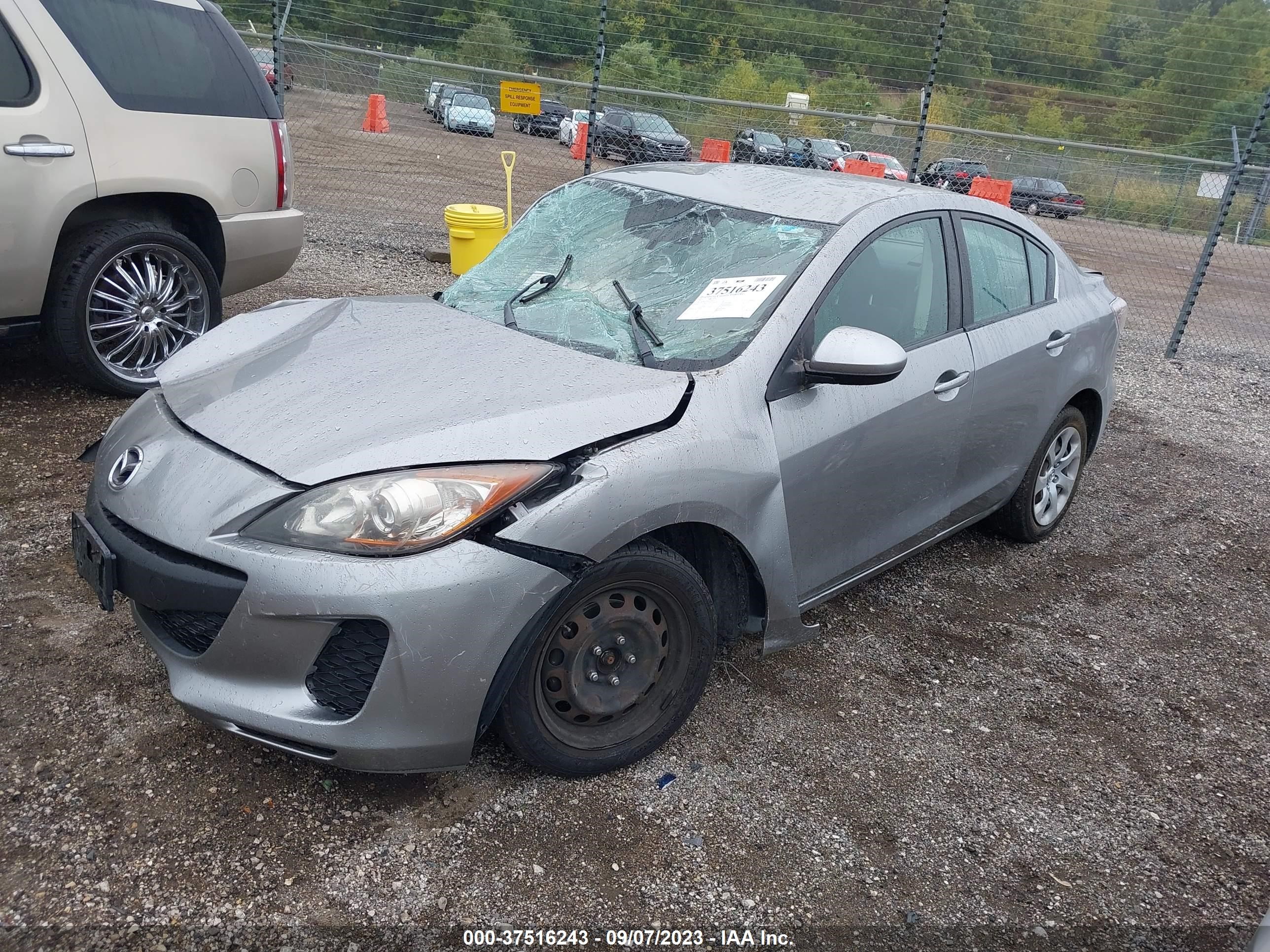 Photo 1 VIN: JM1BL1UF6C1504345 - MAZDA 3 