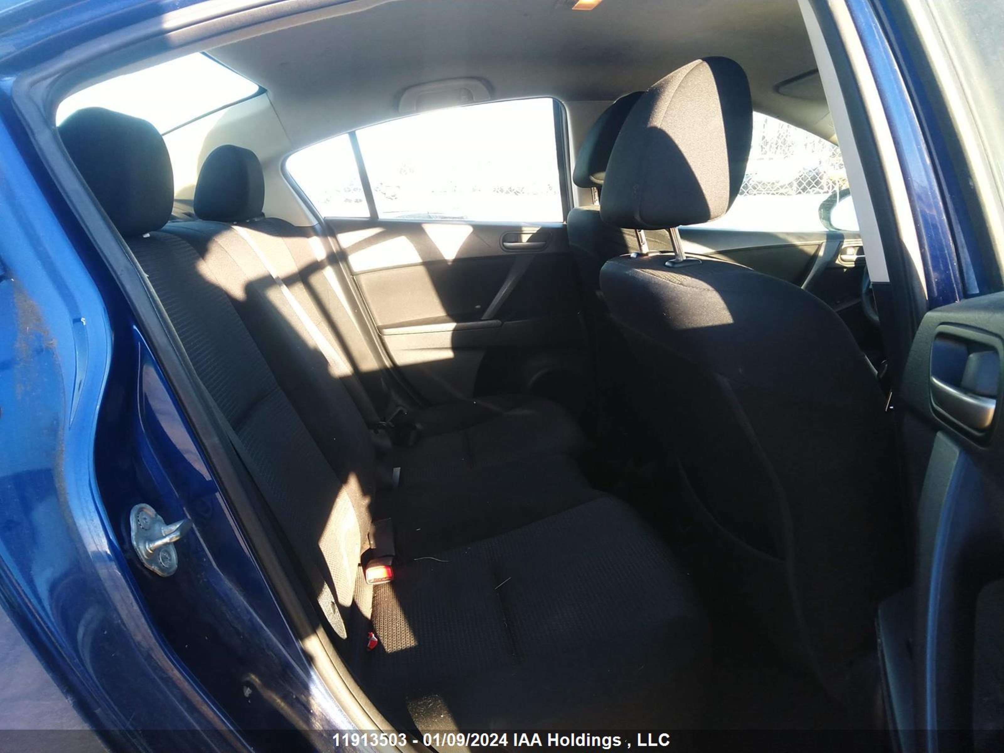 Photo 7 VIN: JM1BL1UF6C1511828 - MAZDA 3 