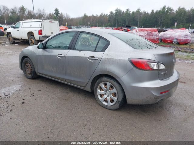 Photo 2 VIN: JM1BL1UF6C1515443 - MAZDA MAZDA3 