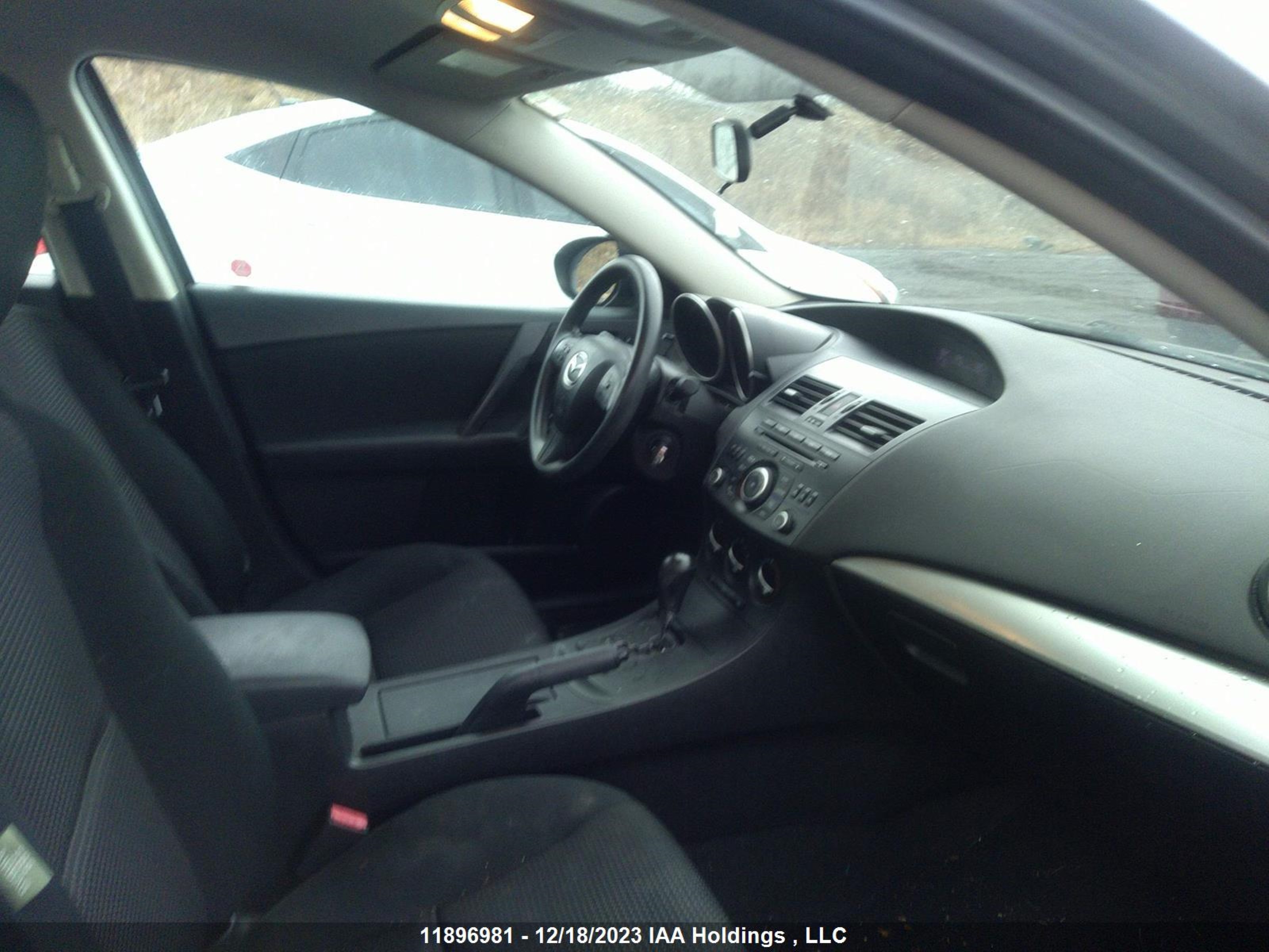 Photo 4 VIN: JM1BL1UF7C1638796 - MAZDA 3 