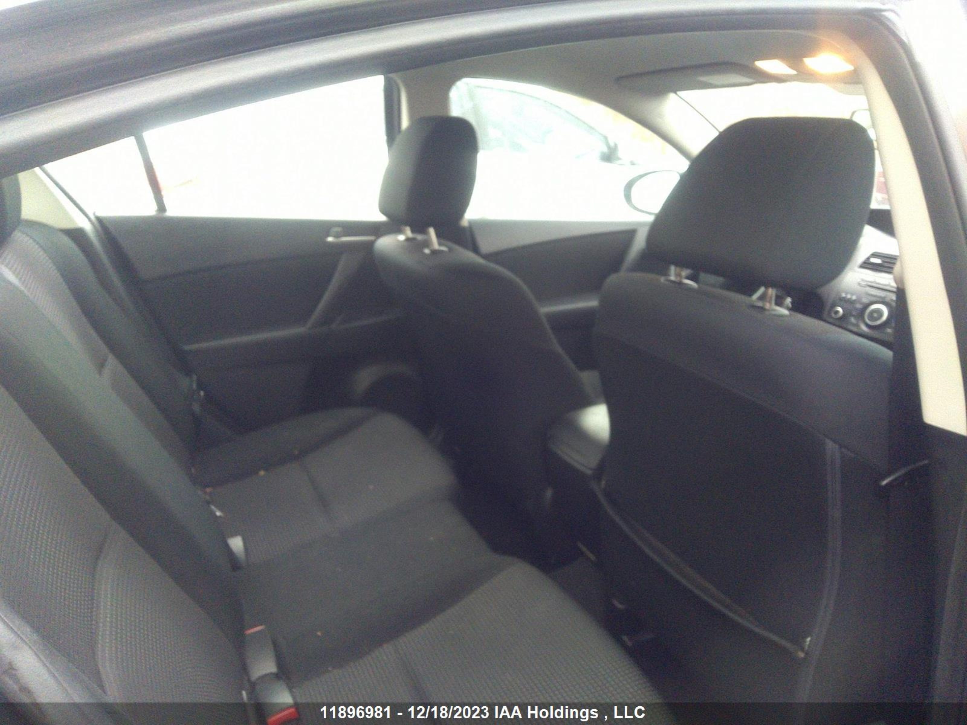 Photo 7 VIN: JM1BL1UF7C1638796 - MAZDA 3 