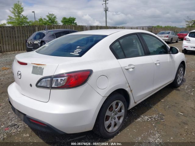 Photo 3 VIN: JM1BL1UF8B1442316 - MAZDA MAZDA3 