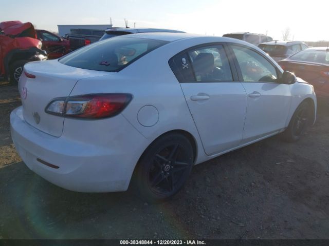 Photo 3 VIN: JM1BL1UF8C1579371 - MAZDA MAZDA3 