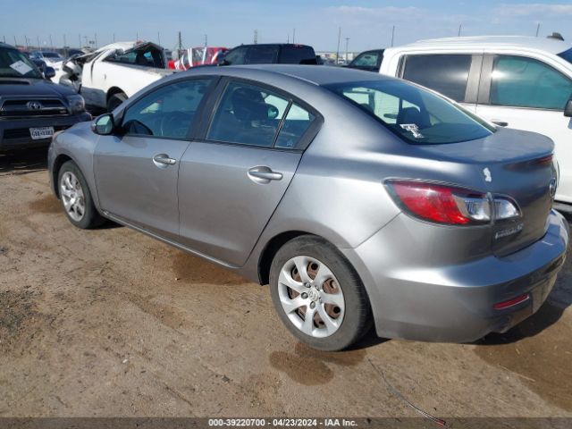 Photo 2 VIN: JM1BL1UF8C1654358 - MAZDA MAZDA3 