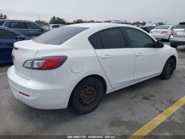 Photo 3 VIN: JM1BL1UF9C1517591 - MAZDA MAZDA3 