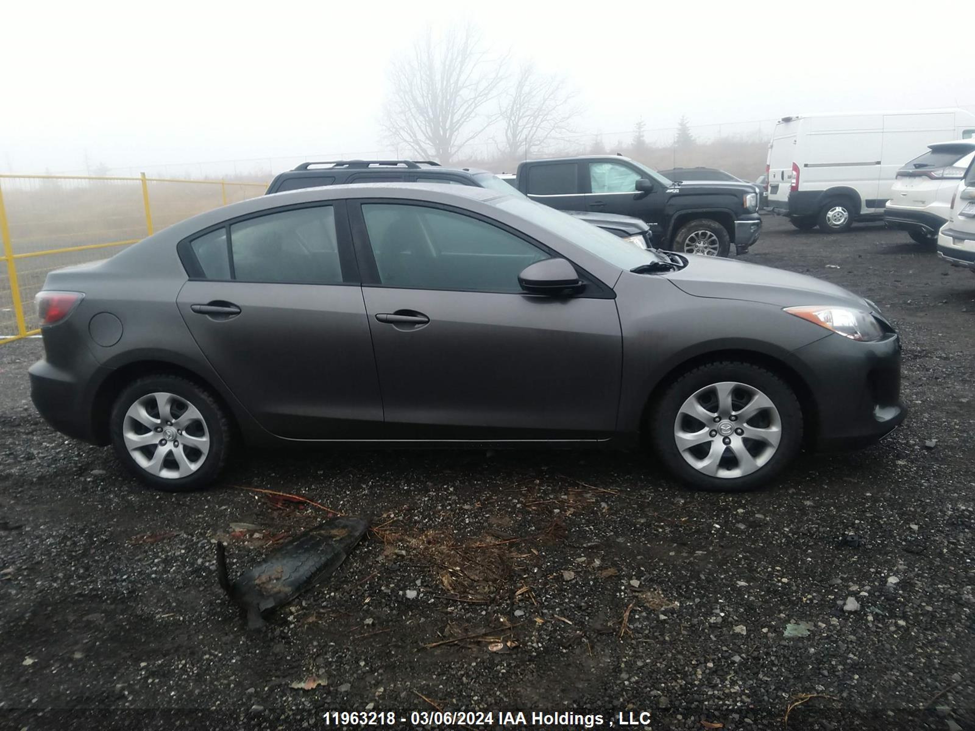 Photo 12 VIN: JM1BL1UF9D1772825 - MAZDA 3 