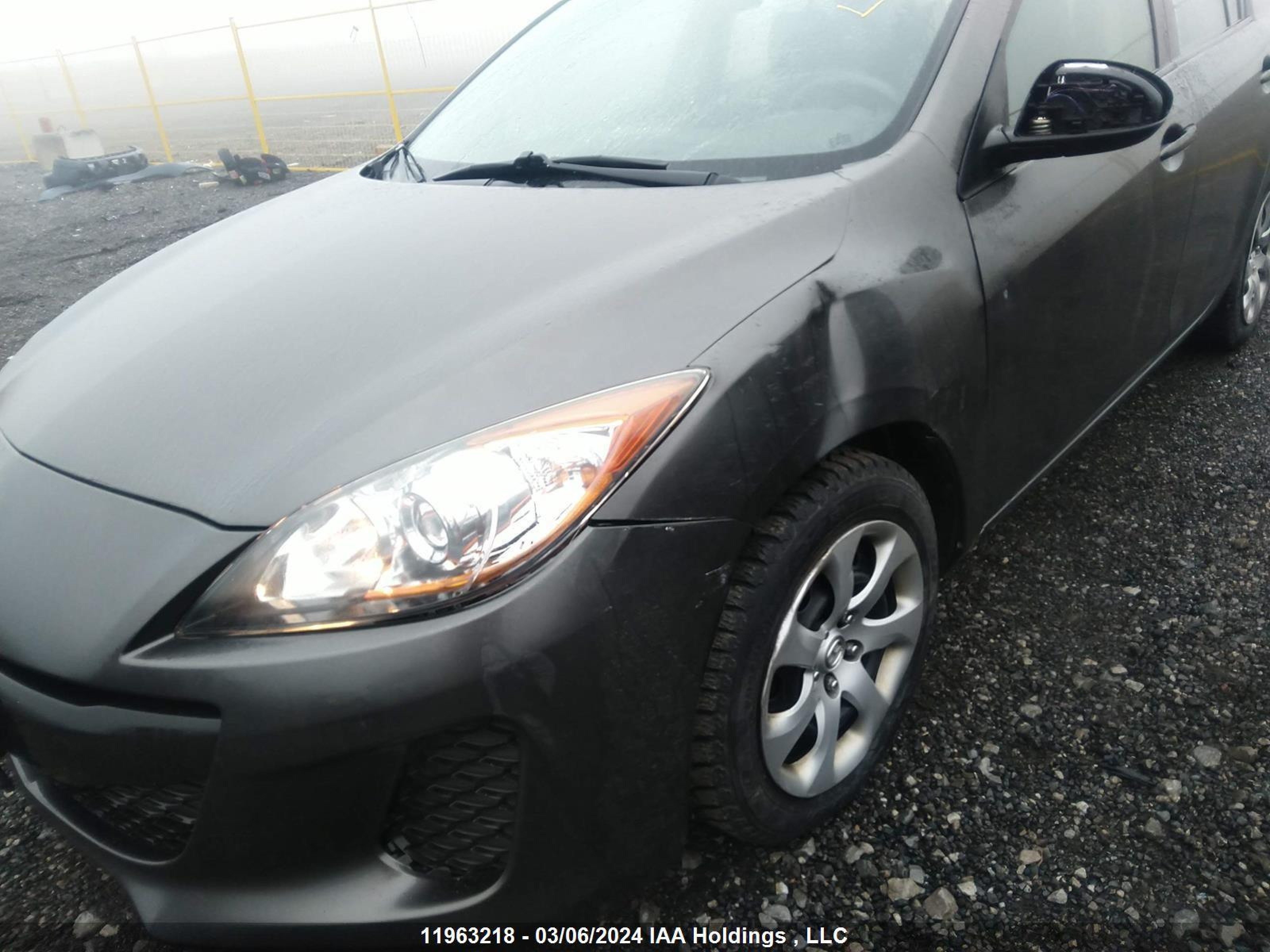 Photo 5 VIN: JM1BL1UF9D1772825 - MAZDA 3 