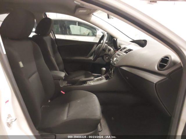 Photo 4 VIN: JM1BL1UFXB1455181 - MAZDA MAZDA3 