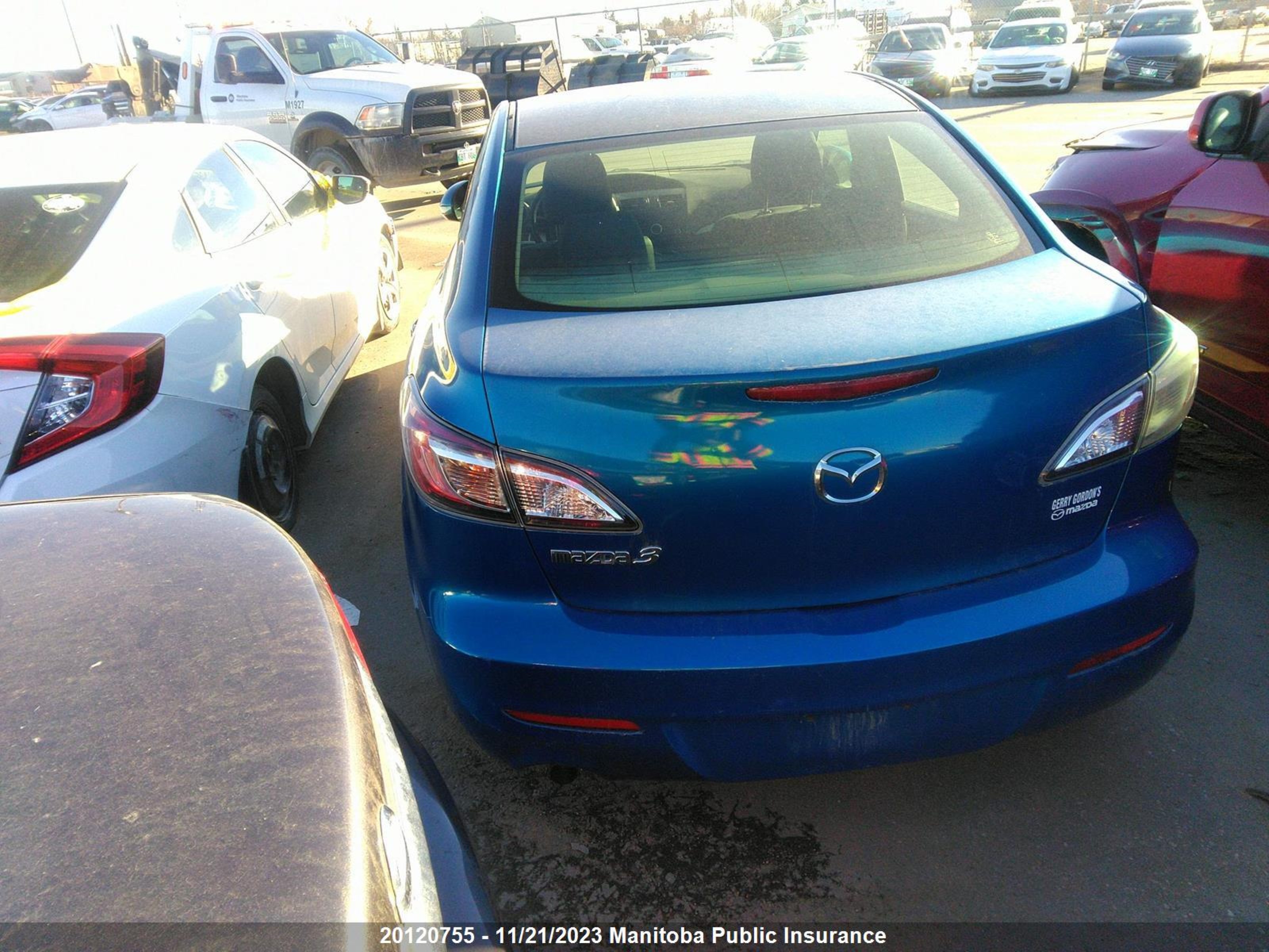 Photo 2 VIN: JM1BL1UFXD1724069 - MAZDA 3 