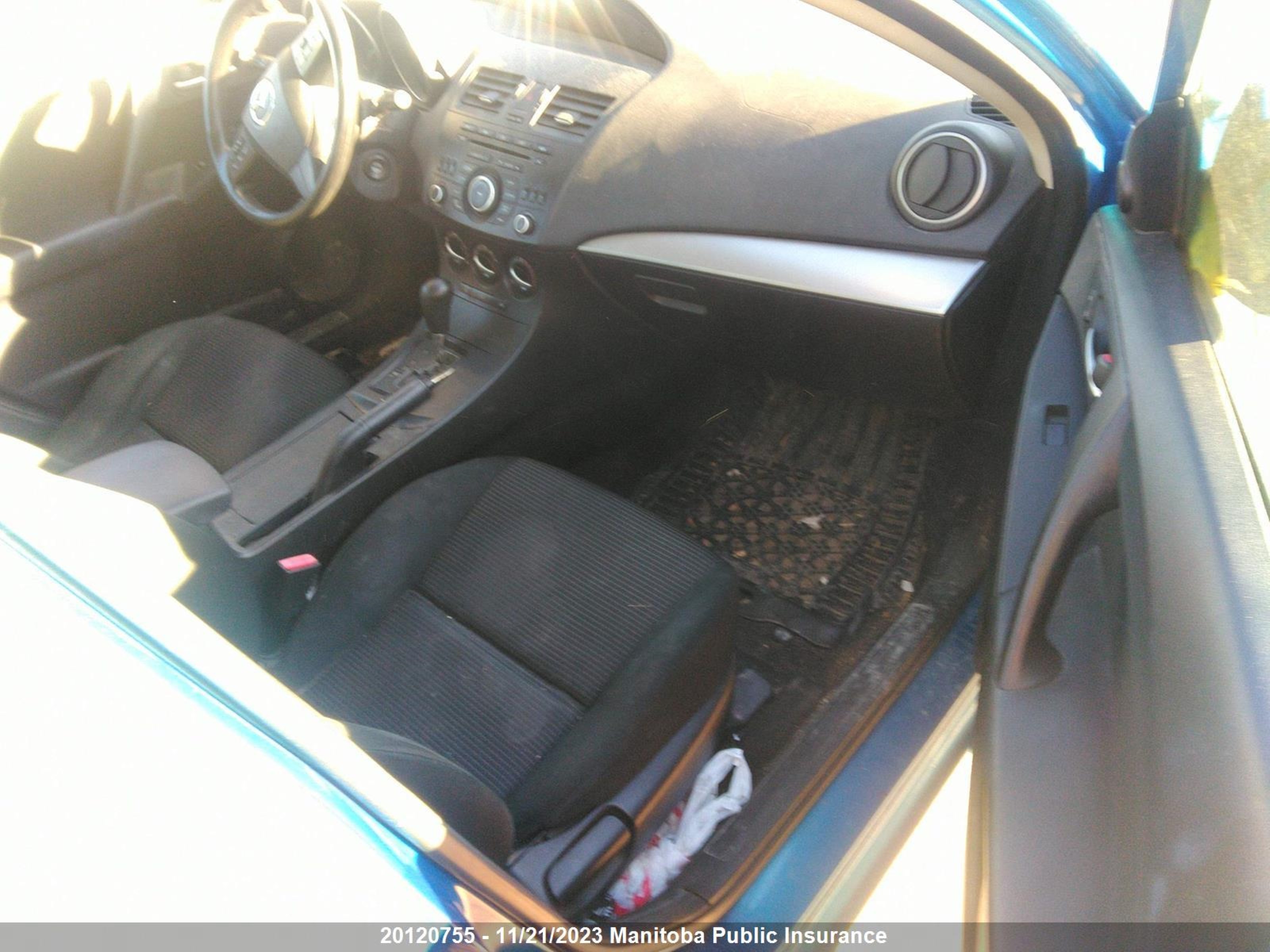 Photo 4 VIN: JM1BL1UFXD1724069 - MAZDA 3 