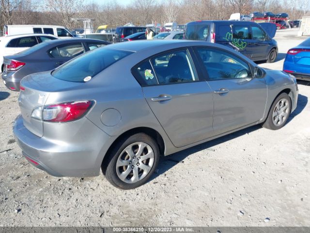 Photo 3 VIN: JM1BL1UG0B1359973 - MAZDA MAZDA3 