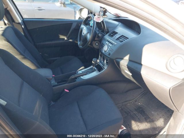 Photo 4 VIN: JM1BL1UG0B1359973 - MAZDA MAZDA3 