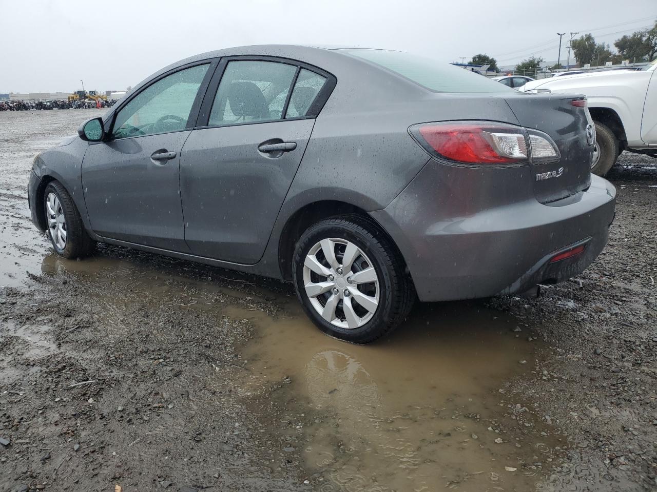 Photo 1 VIN: JM1BL1UG1B1457930 - MAZDA 3 