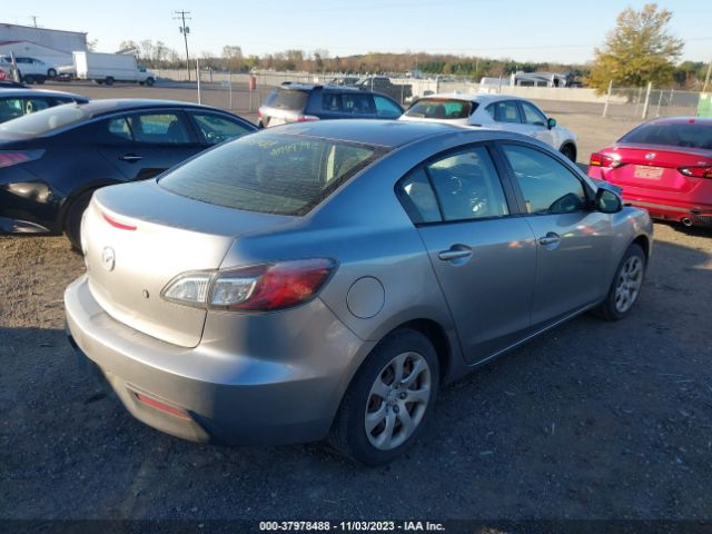 Photo 3 VIN: JM1BL1UG1B1494704 - MAZDA MAZDA3 