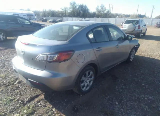 Photo 3 VIN: JM1BL1UG2B1365273 - MAZDA MAZDA3 