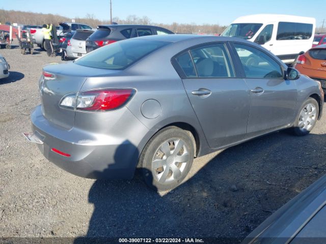 Photo 3 VIN: JM1BL1UG2C1517876 - MAZDA MAZDA3 