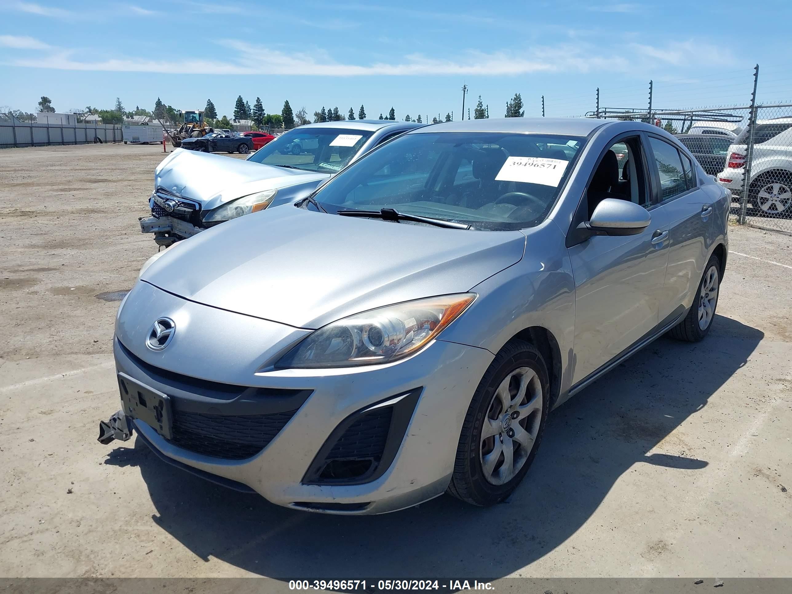 Photo 1 VIN: JM1BL1UG3B1429837 - MAZDA 3 