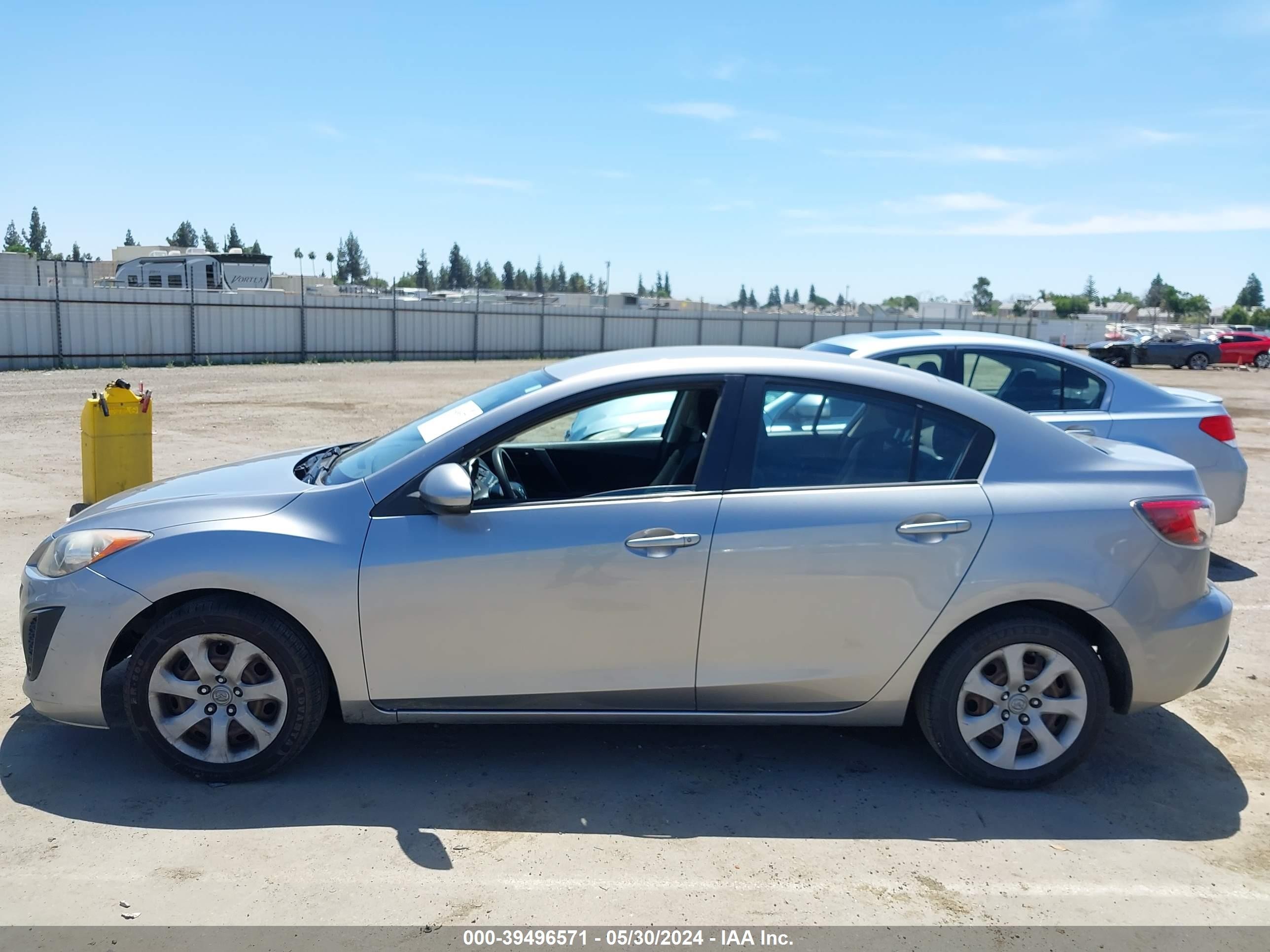 Photo 13 VIN: JM1BL1UG3B1429837 - MAZDA 3 