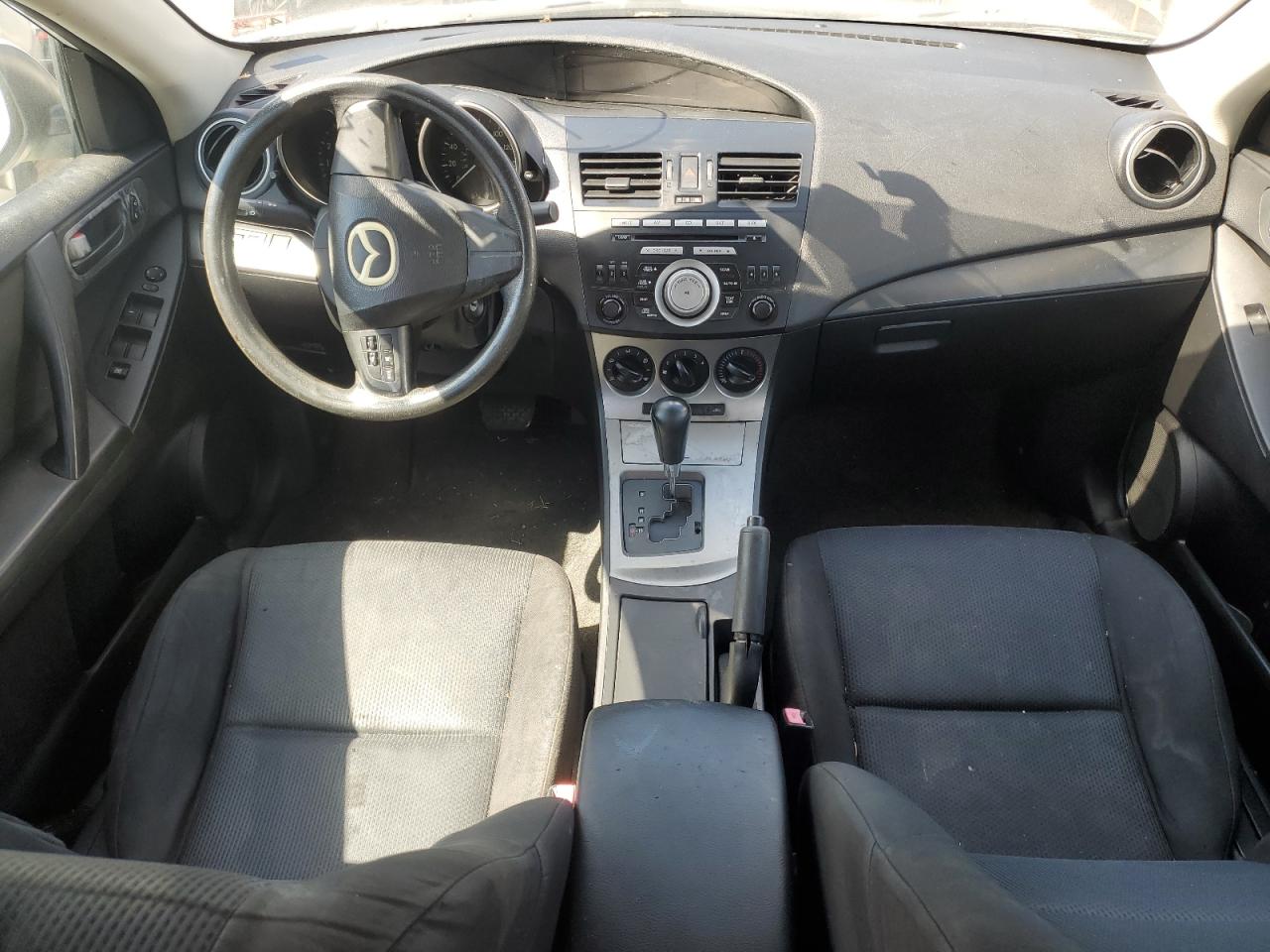 Photo 7 VIN: JM1BL1UG3B1431944 - MAZDA 3 