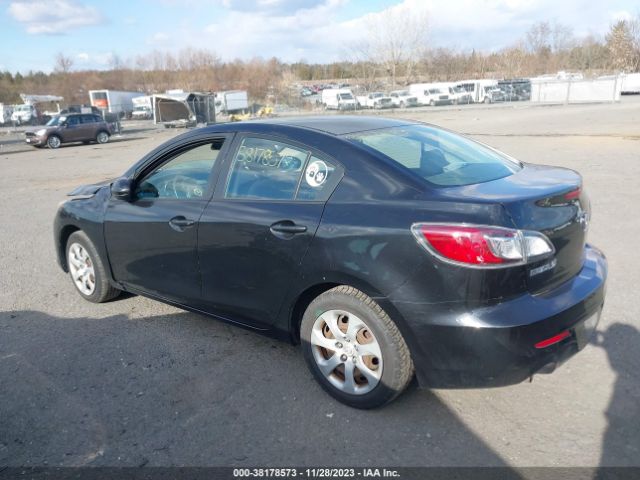 Photo 2 VIN: JM1BL1UG3C1533102 - MAZDA MAZDA3 