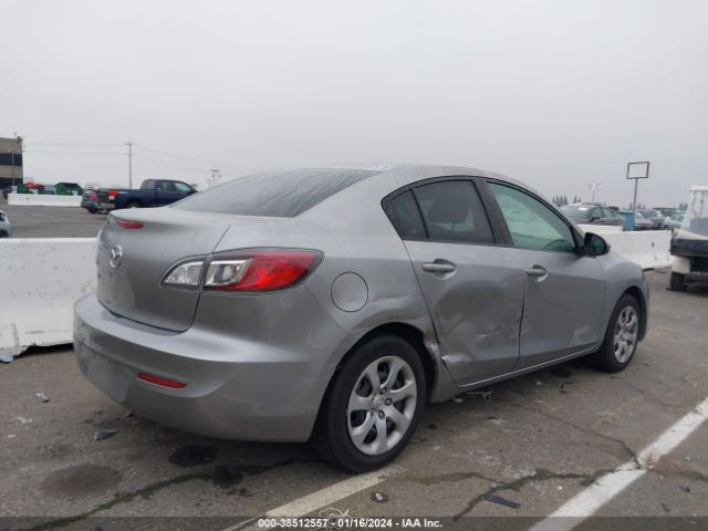 Photo 5 VIN: JM1BL1UG3C1554533 - MAZDA MAZDA3 