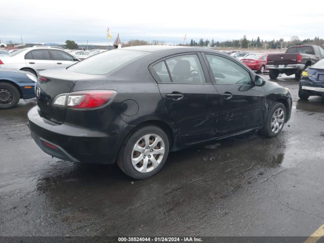 Photo 3 VIN: JM1BL1UG5B1900595 - MAZDA MAZDA3 