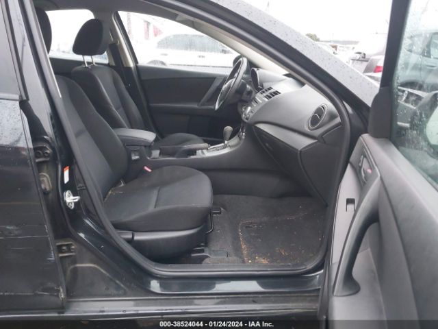 Photo 4 VIN: JM1BL1UG5B1900595 - MAZDA MAZDA3 