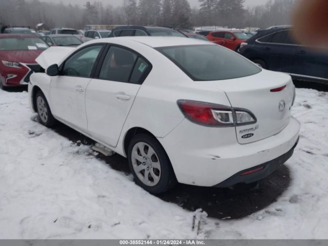 Photo 2 VIN: JM1BL1UG6B1421439 - MAZDA MAZDA3 