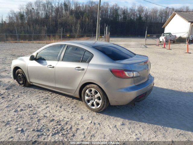 Photo 2 VIN: JM1BL1UG6B1497761 - MAZDA MAZDA3 