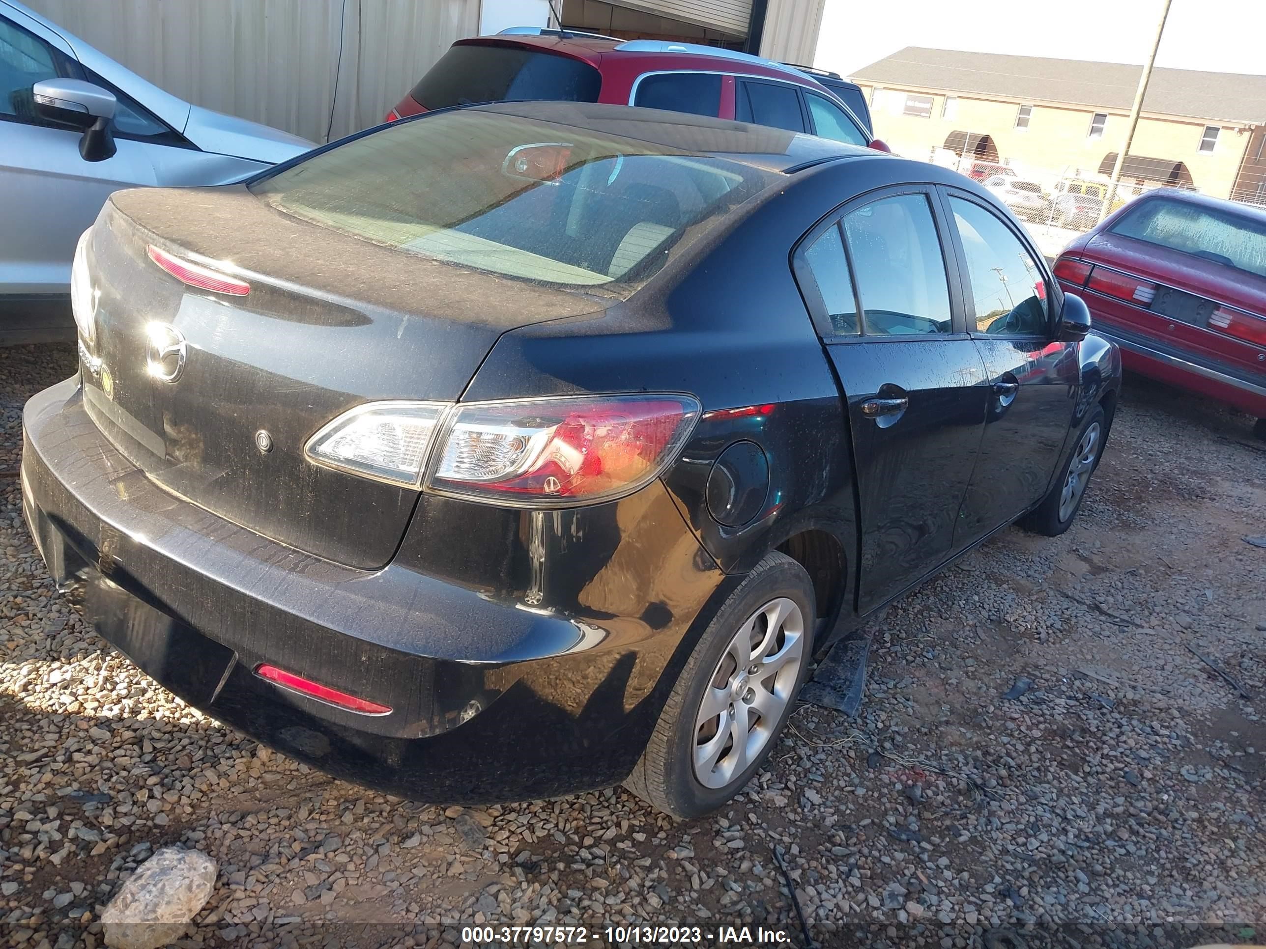 Photo 3 VIN: JM1BL1UG6C1510624 - MAZDA 3 