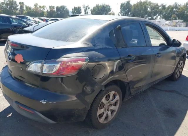 Photo 3 VIN: JM1BL1UG7B1373529 - MAZDA MAZDA3 