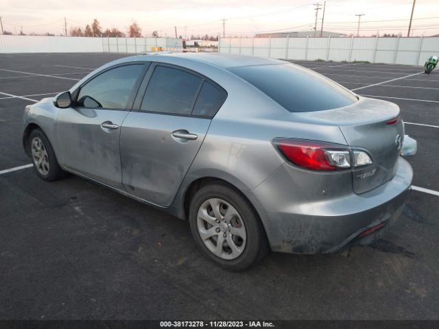 Photo 2 VIN: JM1BL1UG9B1491517 - MAZDA MAZDA3 