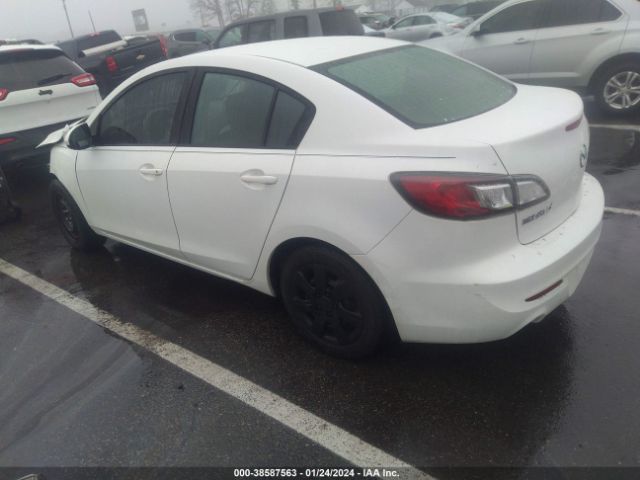 Photo 2 VIN: JM1BL1UG9C1511525 - MAZDA MAZDA3 