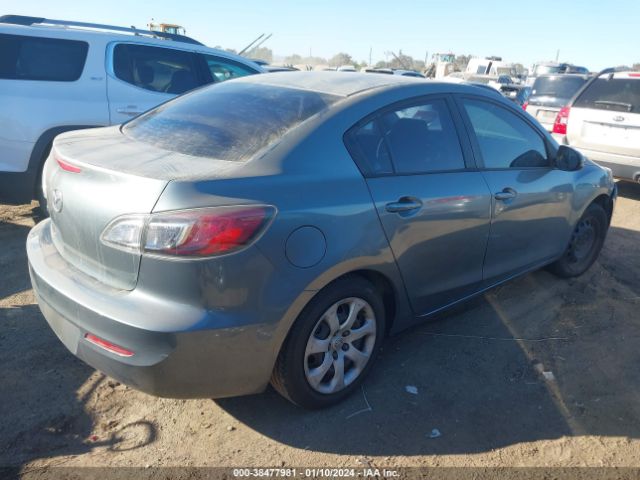 Photo 3 VIN: JM1BL1UG9C1544556 - MAZDA MAZDA3 