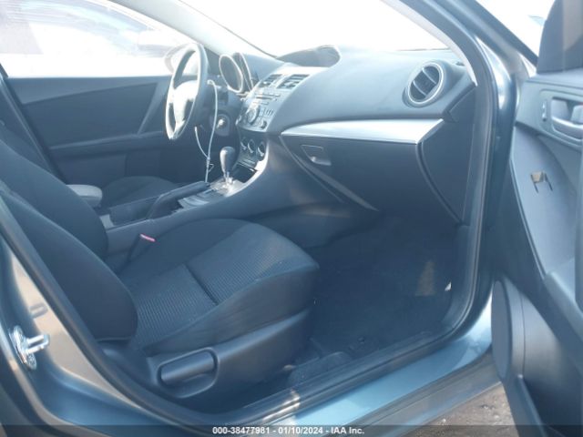 Photo 4 VIN: JM1BL1UG9C1544556 - MAZDA MAZDA3 