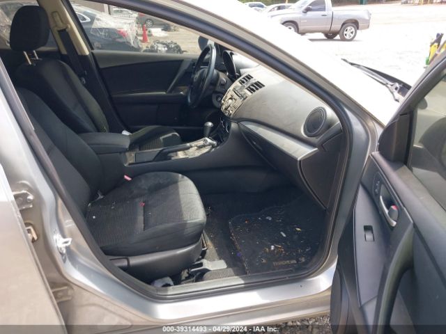 Photo 4 VIN: JM1BL1UG9C1588332 - MAZDA MAZDA3 