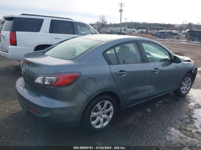 Photo 3 VIN: JM1BL1UGXC1534506 - MAZDA MAZDA3 