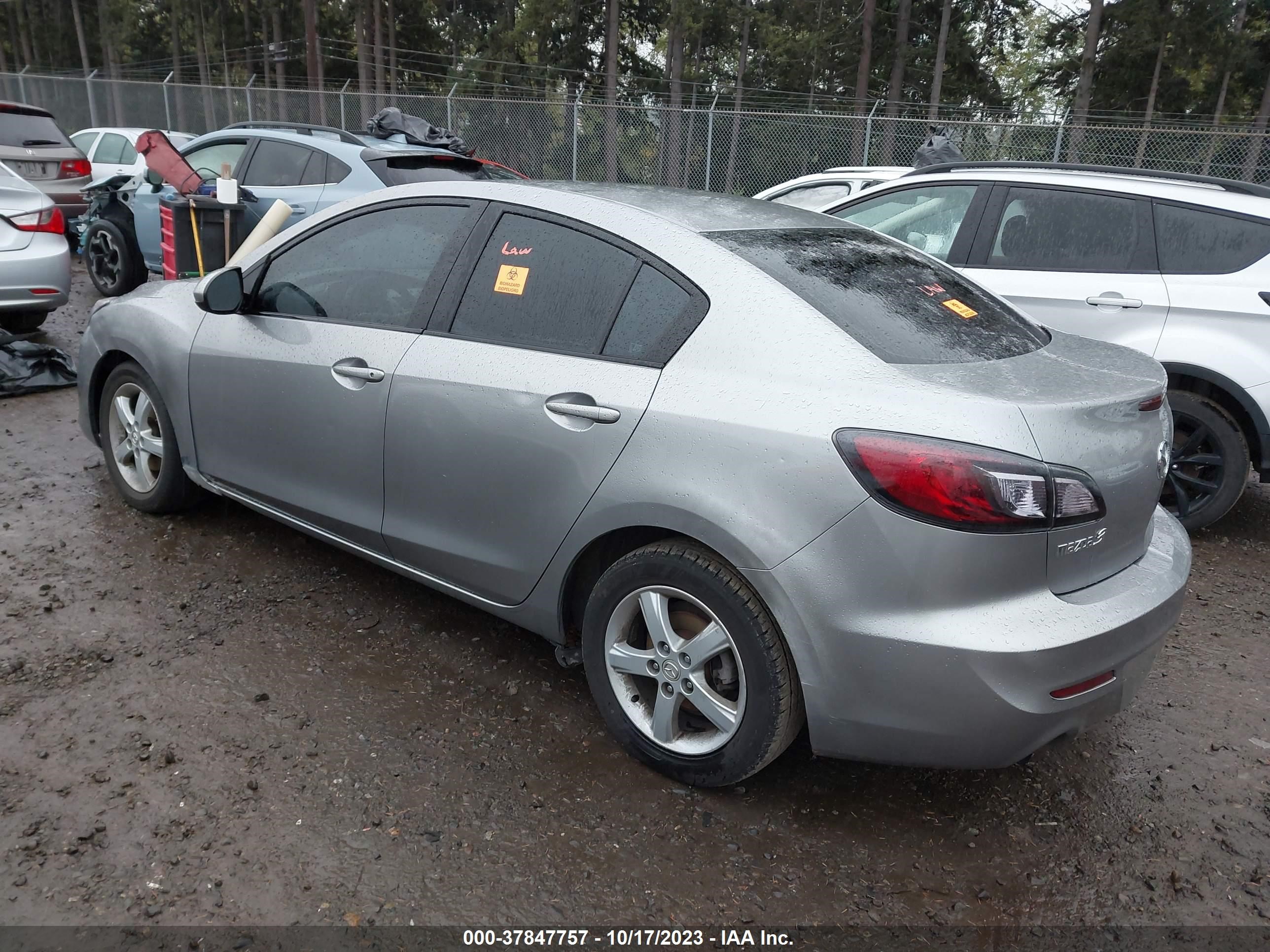 Photo 2 VIN: JM1BL1UP2D1782251 - MAZDA 3 