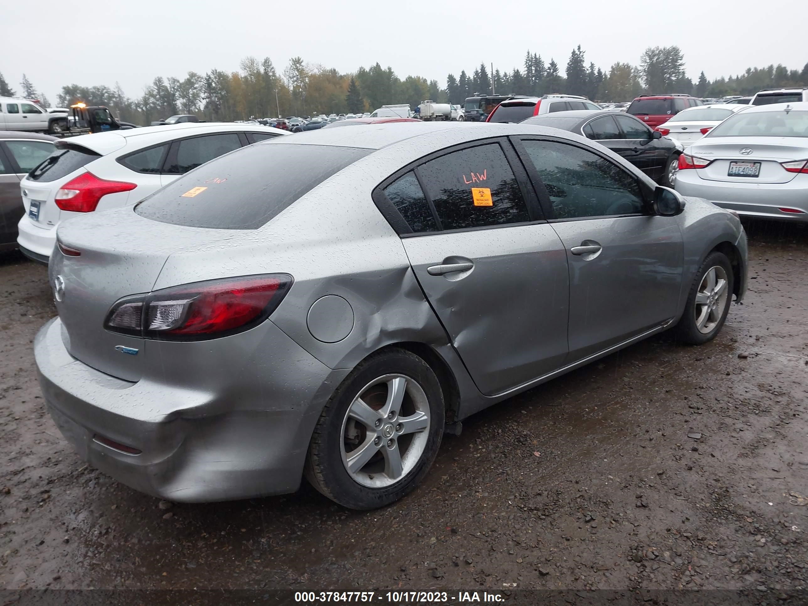 Photo 3 VIN: JM1BL1UP2D1782251 - MAZDA 3 