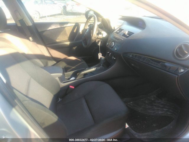 Photo 4 VIN: JM1BL1UP4D1740700 - MAZDA MAZDA3 