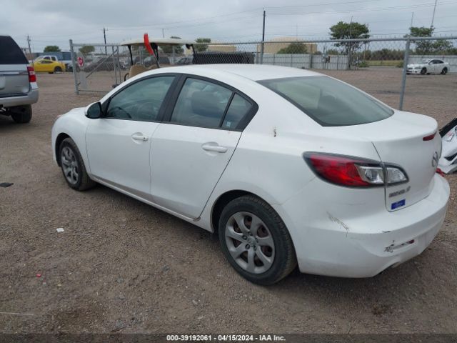 Photo 2 VIN: JM1BL1UP7D1735751 - MAZDA MAZDA3 