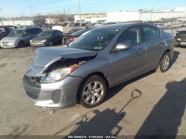 Photo 1 VIN: JM1BL1UPXD1848898 - MAZDA MAZDA3 